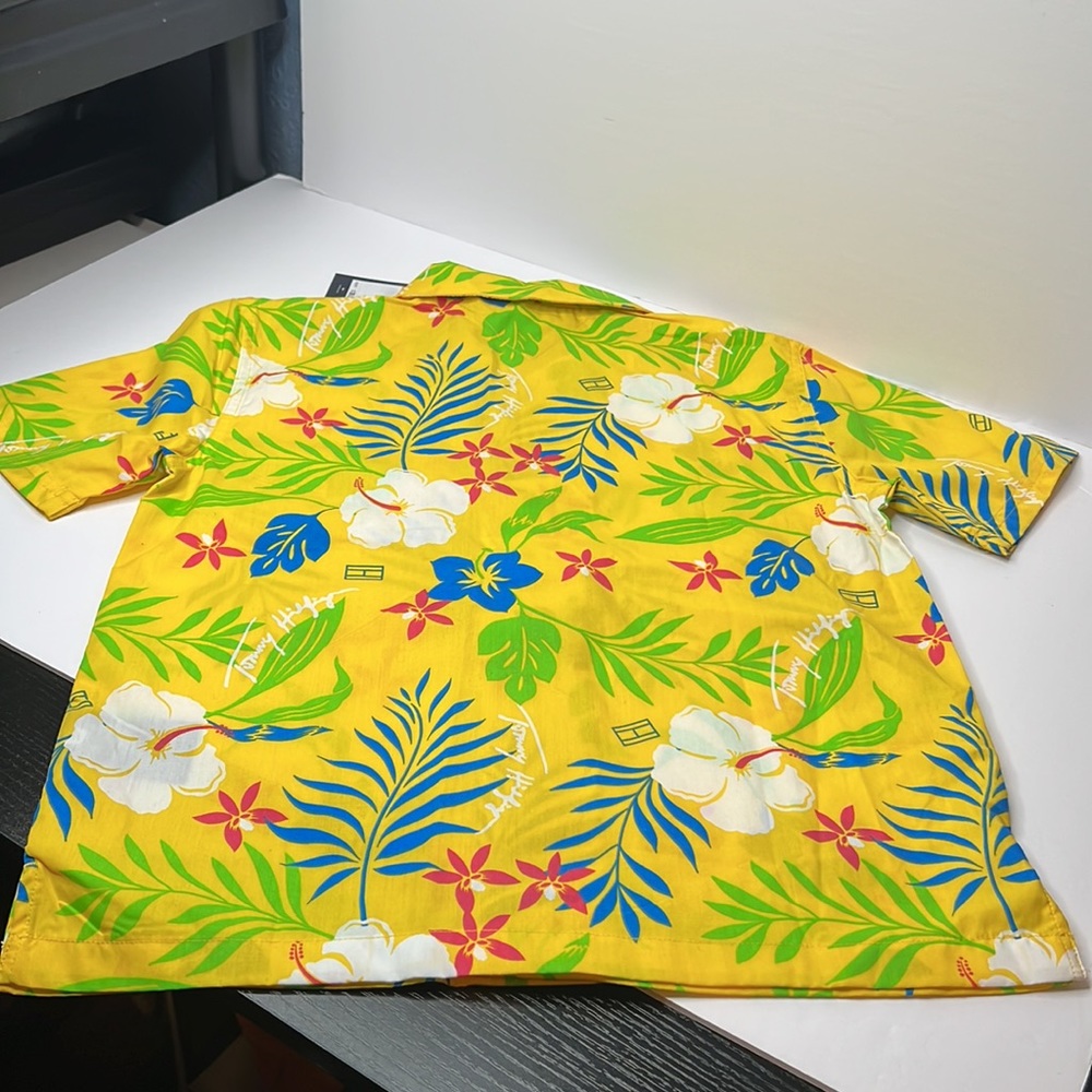 Tommy Hilfiger Boys' Short Sleeve Woven Button-Down Shirt - Picture 7 of 8